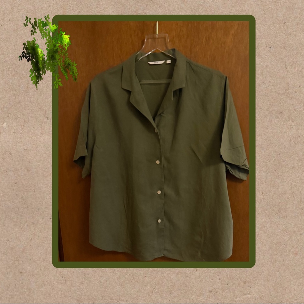 Uniqlo green shirt. Size XL.